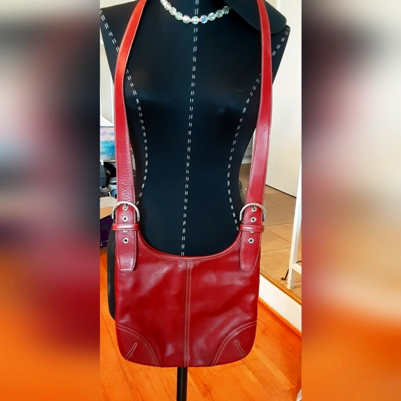 Coach Elegant Red Leather Crossbody Shoulder Bag - Picture 1 of 6